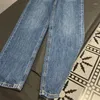 Frauenhose Denim Fashion 23ar Pant Spring Landebahn Retro Blue Low-Taisted Bikini Sandjeans Elegante Frauen Reißverschluss Taschen Kleidung