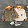 Куртки для мальчиков, весенне-осеннее вельветовое пальто, детский топ с капюшоном, куртка для малышей 14 лет, одежда 230904