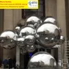 Hurtownia atrakcyjne srebrne odblaskowe gigantyczne nadmuchiwane lustro dekoracja kulki na zewnątrz nadmuchiwane kule lustra wiszące balon dla zz