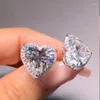 Pendientes de tuerca Huitan Love para mujer, corazón con incrustaciones de lujo, Zirconia cúbica, declaración exquisita, regalo para chica, joyería de moda