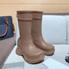 Botas de marca de luxo femininas botas de chuva botas de joelho inverno plataforma clássica botas planas moda sola sapatos verde rosa preto branco marrom 5 estilos tamanho 35-40