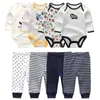 Kledingsets 4pcs Baby Body4pcs Broek geboren Kleding Winter Katoenen Pakken meisjes jongens Custome 230901