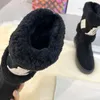 Designerskie buty litera jagnięce włosy krótkie buty zagęszczone buty śniegu kobiety nowe modne krótkie buty bez poślizgu i ciepłe bawełniane buty 06