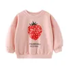 Hoodies Sweatshirts Baby Girls Spring and Autumn Tops Cotton Sweatshirt med härlig Strawberry Soft Comfort Outwear för barn 28 år 230901