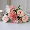 Decoratieve Bloemen 1Pc 6 Hoofden Roos Chrysant Zijden Boeket Kunstmatige Voor Bruiloft Kerstkrans Thuis Sier Bloempot Decoratie