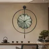 壁時計の花の時計吊り下げ吊り下げのデザインメタルユニークなラウンドウォッチサイレントリビングルームホール静かなレロギオデパレデホームデコレーション