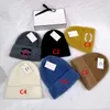 Kadın Moda Tasarımcı Beanies Örgü Bayanlar Beanie Takılı UNISEX MEKTUPLAR DIŞ TÜM KAPAK HAT SOĞU RENK RENK