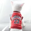 Vêtements de chien Summer Mesh Dog Vêtements Respirant Sport Dog Jersey Basketball Vêtements Chiot T-shirt Summer Pet Cat Chemises pour petits chiens moyens x0904