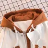Vestes masculines American Hiphop Baseball Cost Fake Twopiece Fashion Sweat à capuche polyvalent Même manteau thermique VEET pour hommes et femmes 230901