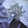 Brouches Meibapj Natural Pearl Leaf Corsage Brooch Fashion Sweater Jewelry for Women Freef Tresh