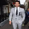 Szary kratę męską smoking ślubny Notch Lapel Groomsmen WeddingTuxedos Popularny mężczyzna Blazers kurtka 2 -częściowa wsianki 265n