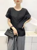 女性のTシャツYudx Miyake Pleated Tops SummerTシャツ2023女性ニッチフォールドスリムコンフォートカジュアルプレス半袖