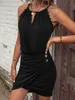 Grundläggande casual klänningar spetsar sparkar ihålig ut ruched wrap knapp bodycon klänning svart sexig criss cross klänning kvinnor sommar fest tight klubb mini klänning lst230904