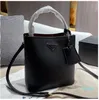 Dame Designer tas Klassieke CrossBody Leren Handtas Damescomposiet draagtas Dames Schoudertassen Effen Open Hard Nylon Single Casual Interieur Roze