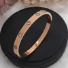 Designer Jóias de luxo Mulheres Moda Ten Diamond Titanium Steel Flop Bracelet para mulheres All Sky Star Love Mesmo 18k Bracelete de ouro rosa não desaparece