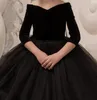 Flickaklänningar Flower Dress Black Seven-Point ärmar V-Neck Princess Ball Gown Kids Pageant With Elegant 1-14 Year Robe