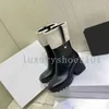 Designer Mulheres Betty PVC Botas Peludas Salto Alto Joelho Alto Botas de Chuva Impermeável Welly Meia Botas Plataforma Sapatos Ao Ar Livre RainshoesSapatos de Fábrica de Luxo