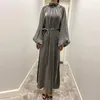 Etniska klädrockar abaya dubai kvinnor mode glänsande hijab puff ärmar muslimsk klänning satin islam strand krage snörning mantel mantel