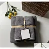 Handdoek Eenvoudige Gezichtsbadset 2 Stuks Sets Modeontwerper Coral Veet Handdoeken Unisex Absorberende Baby Mannen Dames Washandjes Drop Delive