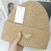 985 Chapeau tricoté de luxe Designer Beanie Cap Hommes Ajustés Chapeaux Unisexe Cachemire Lettres Casual Skull Caps Mode En Plein Air De Haute Qualité 15 Couleurs 8888