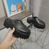 Dupe مثقبة العلامة التجارية Sandal AAAAA Women Mens Slippers طباعة الصنادل شرائح مطاطية سميكة منصة الأحذية السميكة منصة مع مربع Dayremit 34370
