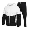 Tute da uomo Primavera Autunno Tuta da uomo Set casual Pantaloni da jogging maschili Abbigliamento sportivo con cappuccio Giacche Pantaloni Set da 2 pezzi Tuta sportiva da corsa Hip Hop 5XL 230904