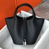 Kvinna Luxurys Quality Mens Handväska Designer Tote Bag Totes Purse Handväskor High End Designers Väskor äkta läder Woody Shoul Shopping Väskor Travel L5