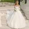 Robe De mariée Vintage, épaules dénudées, en dentelle, avec boutons au dos, en Tulle, avec traîne, Robe d'église