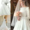 2020 Abiti da sposa in raso dal design semplice Manica lunga modesta Scollo a beteau Corte dei treni Abiti da sposa Formale Robe de mariage256u