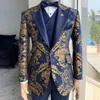 Jacquard Bloemen Smoking Pakken voor Mannen Bruiloft Slim Fit Marineblauw en Goud Herenjasje met Vest Broek 3-delig Herenkostuum 2208268a