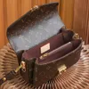 Sac de créateur de mode pour femmes Sacs baguette en cuir en cuir Sac à épaule classique Sac à main de poche à fermeture éclair intérieur M46Z79 Ship gratuit