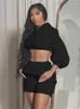 Kvinnors spårsättningar Autumn Streetwear Casual 2 Två stycken Set Women Outfit 2023 Långärmad hoodie Crop Tops Black Pockets Shorts Suits