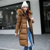 Misto lana da donna 2022 Piumino da donna Parka Giacca invernale Collo in pelliccia grande Cappotto sottile e spesso Moda Capispalla in cotone con cappuccio Giacca lunga da donna autunno L230905