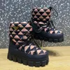 Stivaletti con placca in nylon di alta qualità Scarpe da donna con fondo spesso esplosivo Scarpe di cotone Stivali da neve impermeabili Fondo in muffin Stivali spaziali