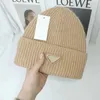 Projektantka klasyczna znana marka Winter Men and Women Beanie Hot Style Universal Knitted Wełniany wełniany na zewnątrz ciepła czaszka czaszka 9