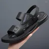 Sandalen 2023 Zomer Toplaag Koeienhuid Heren Zachte Zool Casual Uitloper Strand Schoenen Middelbare En Ouderdom Slippers