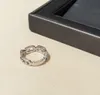 Ring Top V Luxus Gold Uno Move Brand Designer Hollow Round Charm Chain Ehering für Bräute Juwely Party Geschenk
