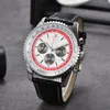 Męskie klasyczne zegarki Wysokiej jakości luksusowe kwarcowe zegarki Wodoodporne sportowe biznesowe modele modele mody podwójnie wyświetlacze