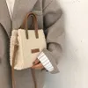 Abendtaschen Tas Bahu Musim Dingin Wanita Wol Domba Hangat Lembut Gugur Ins Persegi Lintas Tubuh Portabel Kasual Beige Khaki Gadis Gaya Preppy 230905