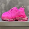 Nya trippel S män designer casual skor plattform sneakers kvinnor rensar ensam svart vit grå grön röd rosa blå kungliga neon mens tränare tennis