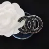 Luxury Brosches Designer Brosch G Letter 18K Guldpläterade stift för bröllopsfest Kvinnans smycken Tillbehör