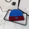 Kadınlar Şeker Renk Patchwork Sonbahar ve Kış Sıcak Tasarımcısı Beanie Hat Erkekler Cap Spor Stili Mektup Baskı Casquette