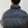 Kurtki mężczyzn Jaket Kulit Pu pria tebal warna solid parka ukuran besar hangat musim dingin tryb harajuku longgar katun jakt empuk 230904