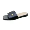 Slajd designerski sandały damskie grube obcasowe metalowa klamra skórzana otwarte palce płaskie sandały 35-41