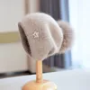 BeanieSkull Caps 2023 Herbst und Winter Kaninchen Fell Mützen Hut Weibliche Ball Gestrickte Mode Split Thermische Gehörschutz Wolle 230905
