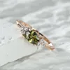 Anillos de boda de lujo femenino oliva verde cristal anillo de piedra encanto oro rosa para las mujeres linda novia circón compromiso