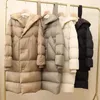 Jaqueta feminina para baixo outono e inverno casacos 2023 moda high-end assistente boné 90 pato branco longo parkas