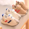 Stövlar sepatu kets anak bayi sneaker kasual bersirkulasi udara untuk laki laki dan perempuan sepatu datar musim semi musim gugur 230905