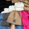 Designer de moda outono inverno gorro chapéus homens e mulheres marca de moda cristal dupla letra c universal boné de malha outono lã ao ar livre quente crânio bonés