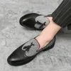 Chaussures habillées en cuir semi-formel pour hommes gland décontracté richelieu appartements sculptés angleterre mocassins Zapatos Hombre 230905